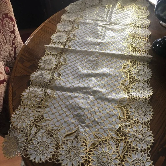 Vintage Table Runner Reversible & Wipeable