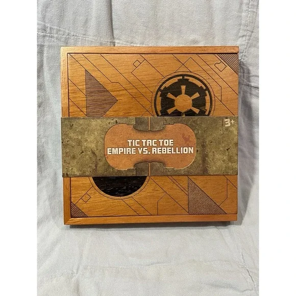 NEW Disney Star Wars Galaxy's Edge Toydarian Tic Tac Toe Empire & Rebellion Game