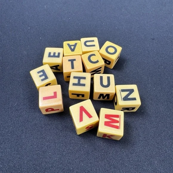 Vintage‎ Butterscotch Bakelite (13) Letters Dice