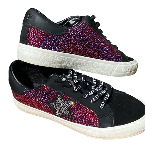 Vintage Havana NWOT Women's Black and Pink Sneakers 6.5