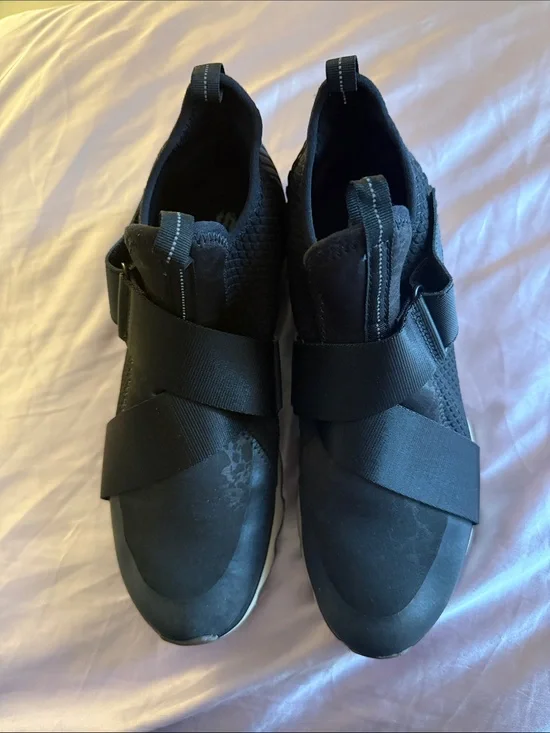 Sorel Kinetic Black Sneakers Size 10.5