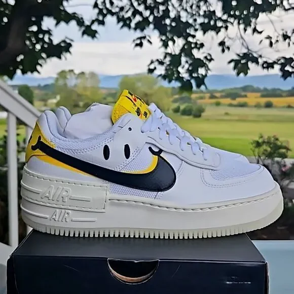 NIKE WOMENS AF1 LOW SHADOW GO THE EXTRA SMILE limited edition NEW sneaker Size 8