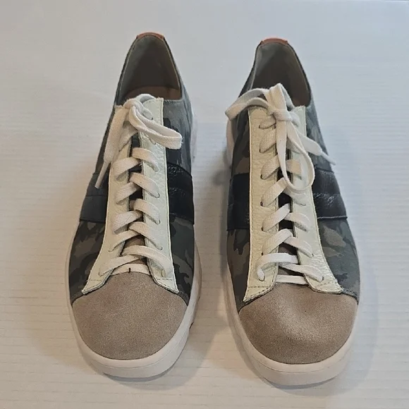 Bernardo Camouflage Casual Lace-Up Leather Sneakers Women 7.5