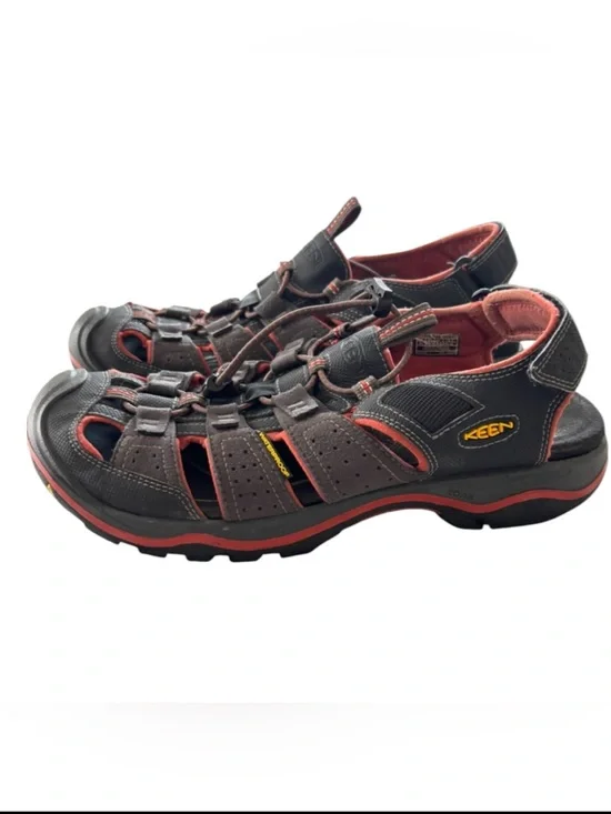 KEEN Gray Red Rialto ll Waterproof Hiking Sandals SZ 10.5 Worn 1X