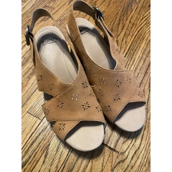 Earth Shoes Tan Suede Perforated‎ Wedge Slingback Sandals Women 8