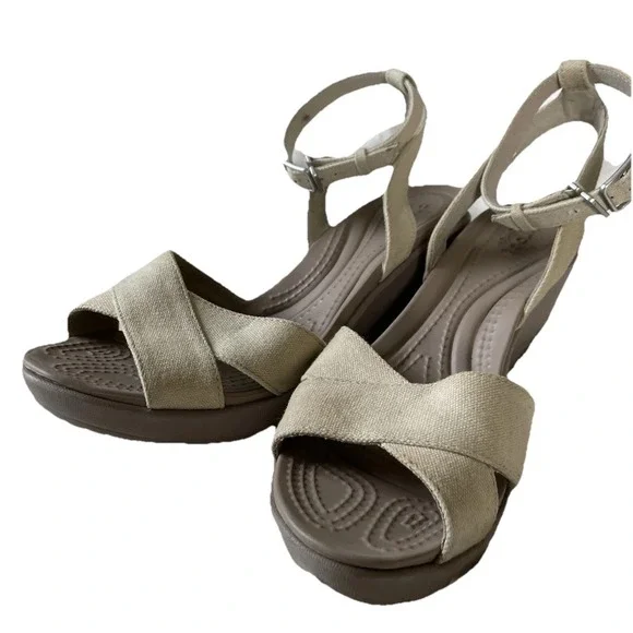 Crocs Leigh II Crossstrap Wedge Sandal Women's Size 9 Oatmeal/Mushroom