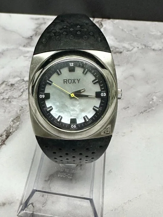 Roxy Winki Womens Watch Silver Tone Mother of Pearl Dial Silicone Band Works