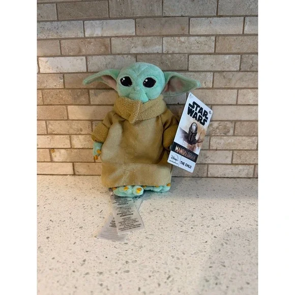 Disney Store Star Wars The Child Plush : The Mandalorian  11'' (Baby Yoda) NWT