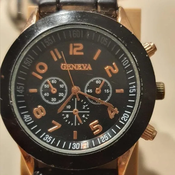 🦋10/$20🦋 Geneva Goldtone/Black Silicone Women's Watch