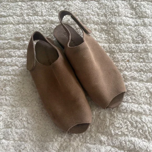 Chocolat Blu Val Tan Suede Slingback Peep Toe Wedge Sandals Womens 8.5‎ Casual