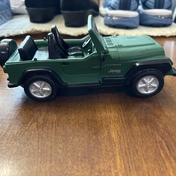 VTG Jeep Wrangler Plastic Figurine Or Dog Toy‎