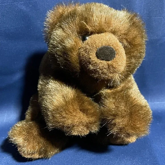Russ Berrie & Co ‘Li’l Grizzly’ brown plush 8” bear EUC
