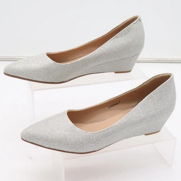 IDIFU Mens Silver Glitter Low Wedge Pointed Toe Pumps Size 9