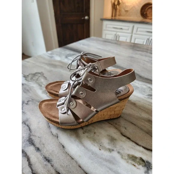 Sofft Metallic Pewter Leather Lace Up Cork Wedge Sandals Studded Silver 7.5