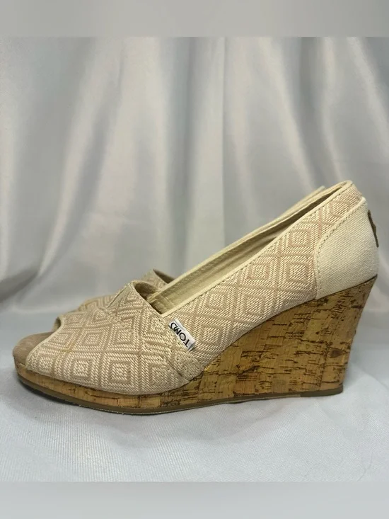 TOMS Neutral Beige Geometric Peep-Toe Wedge Espadrille