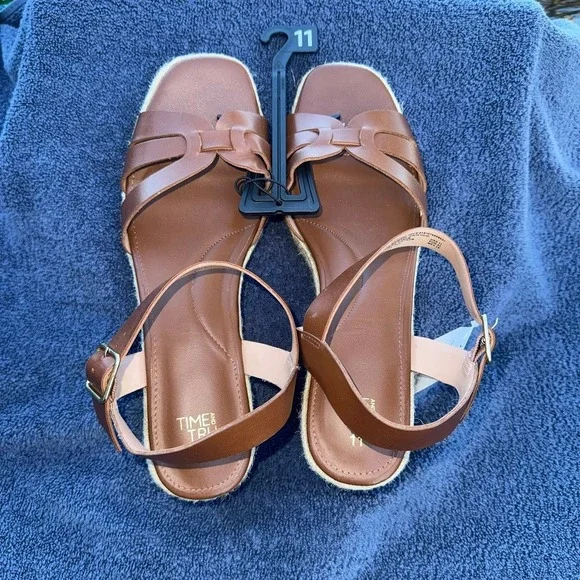 Time and Tru Women Cognac Brown Espadrille Wedge Sandals Memory Foam 11‎