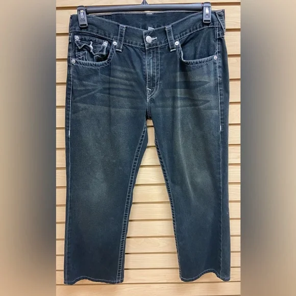 TRUE RELIGION MEN JEANS SIZE 36 INSEAM 26