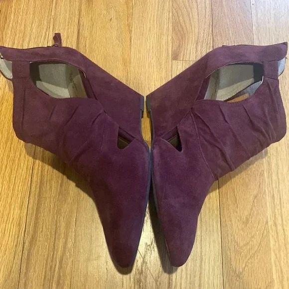 Seychelles x Corey Lynn Calter collab burgundy heels pointed, open areas sz 10