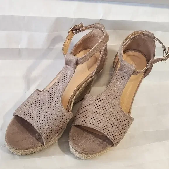 Forever Tan Summer Wedges 6.5 Neutral Adjustable‎ Ankle Strap