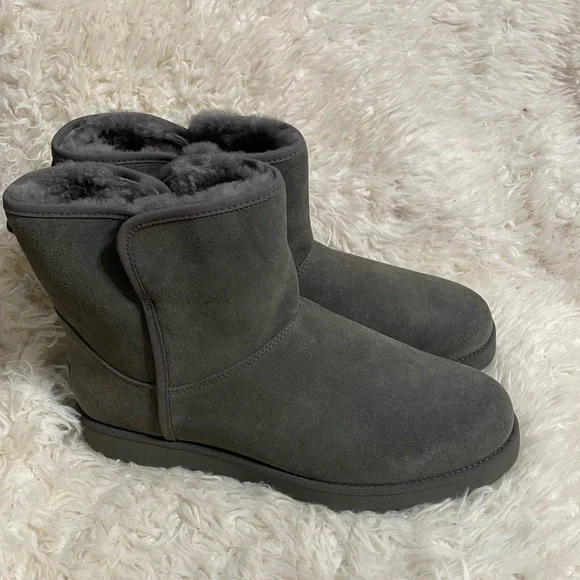 Ugg Classic Cuff Short Boot