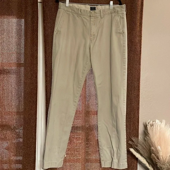 Men’s J. Crew khaki pants
