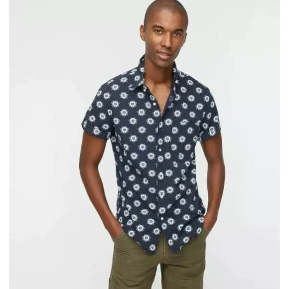 J.‎ Crew Men’s Navy Floral Organic Cotton Button-Up 2 Pocket Size Mediun