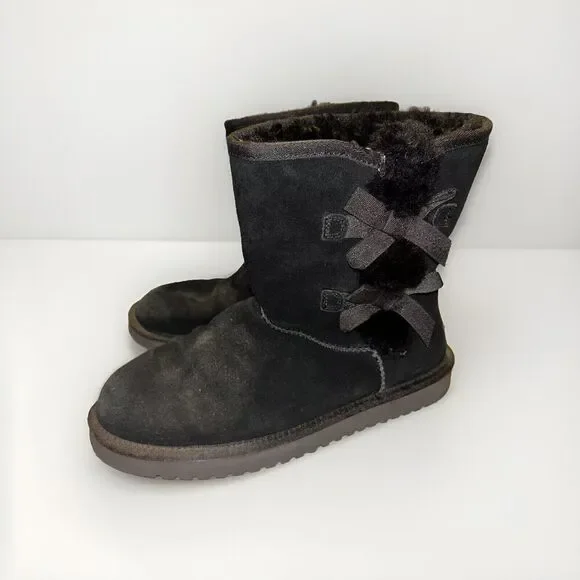 Koolaburra by UGG Women's‎ Victoria Short Black Boots Sheepskin 1015874 Size 10