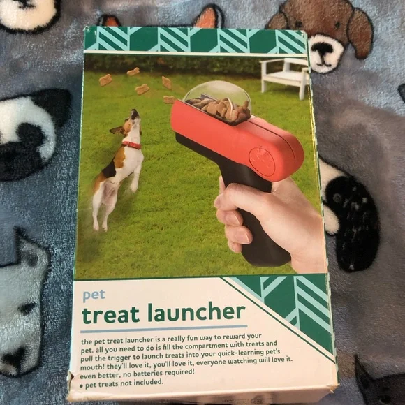 PET TREAT LAUNCHER 🐶🐾🐈‍⬛🐈