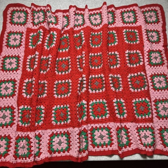 VTG Crochet Afghan Rose Blanket‎ Granny Square Red Pink Green Flower 62x40in