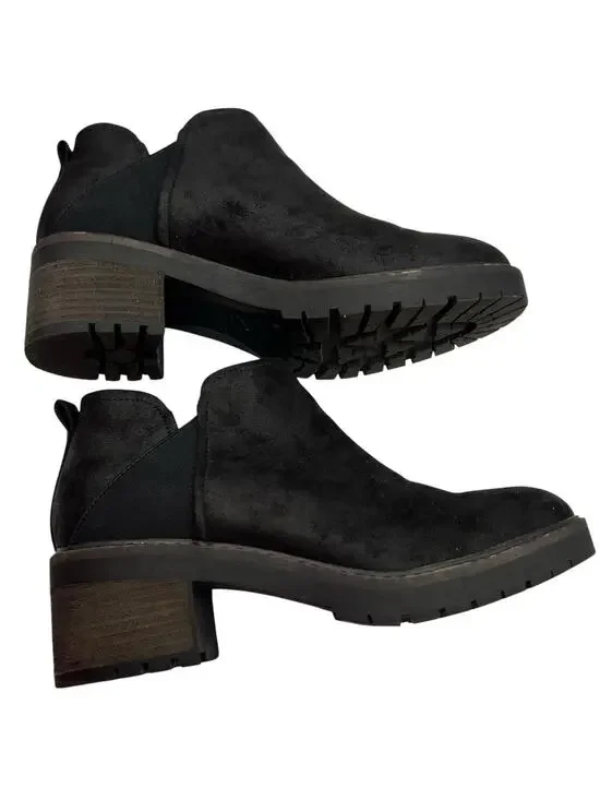 Crown Vintage Chelsea Size 11 Chunky Heel Ankle Boots Booties Black Slip On