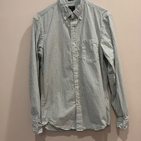 J.Crew men’s plaid collared button down shirt. Size small slim fit. Flex washed.