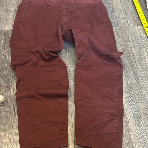 J. Crew Men's Chinos in Burgundy 30