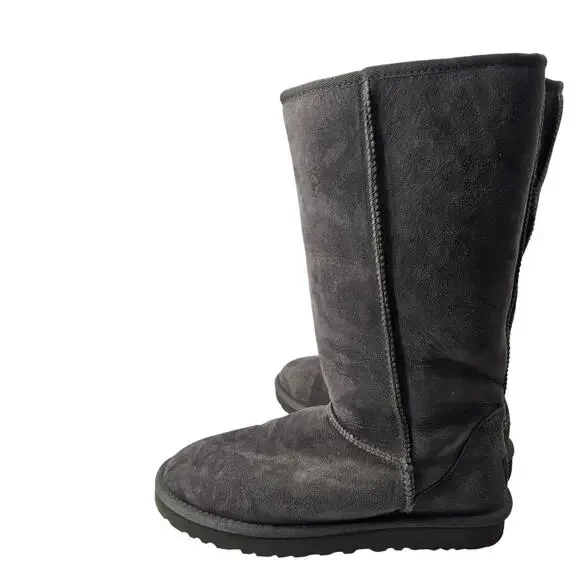 UGG Classic Tall Boots Womens Size 8 Gray Suede Shearling Lined