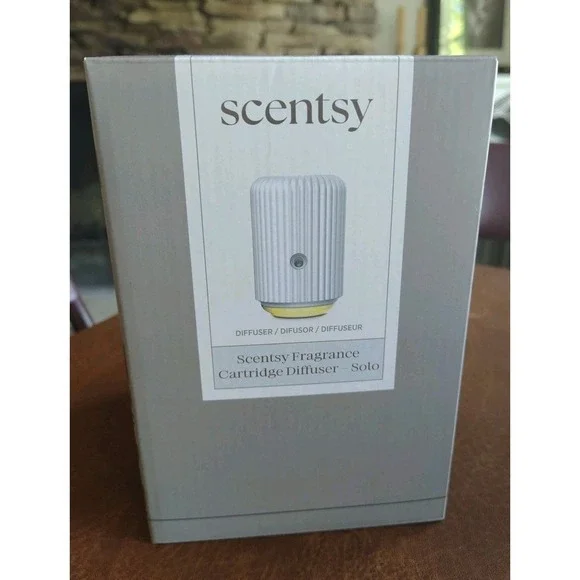 Scentsy Solo Fragrance Cartridge Diffuser Used 40 HRS 2 Cartridges New Open Box