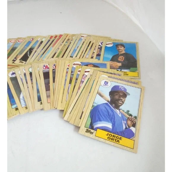 1987 topps baseball 100 Cards Lot 17