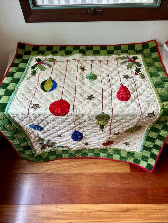 Holiday Quilt with Green Checker Border