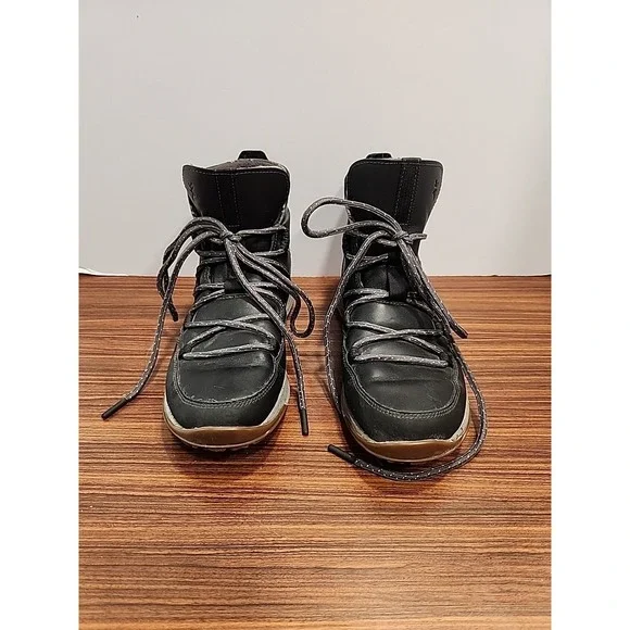 Chaco Womens‎ Borealis Peak Waterproof Boots Black Leather JCH107458 Size 8 US