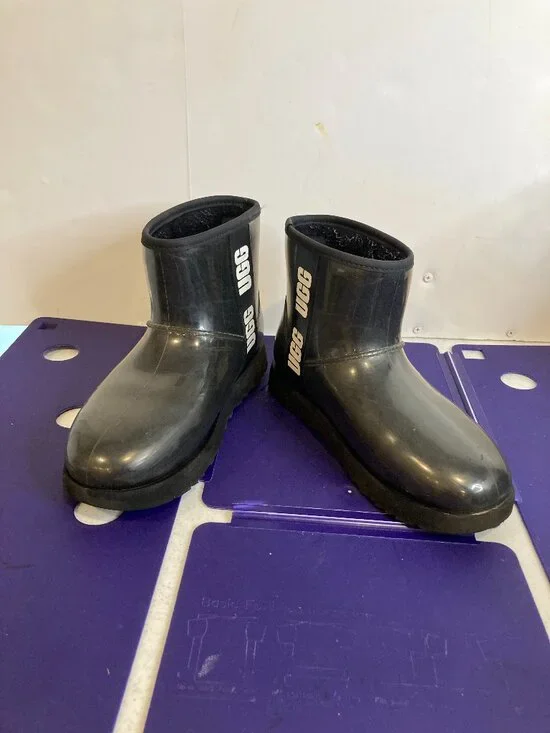 UGG CLASSIC CLEAR WATERPROOF ANKLE BOOT SIZE 8
