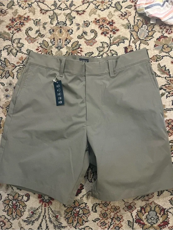 J. Crew Men's Flat Front Shorts - Olive Green