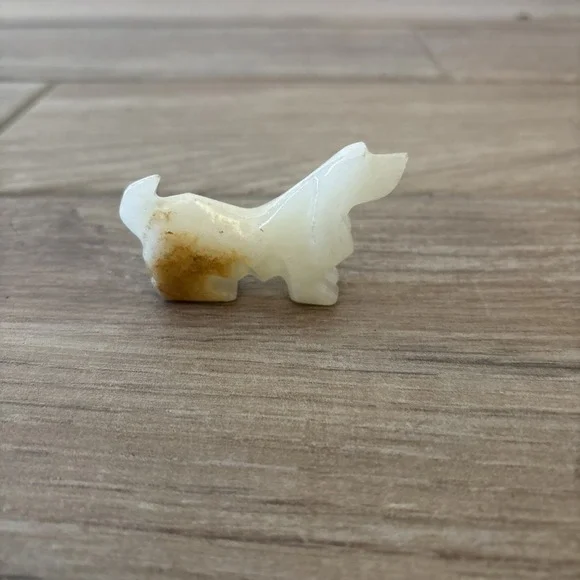 Carved White Onyx Stone Basset‎ Hound Dog Sculpture Figurine 3.25