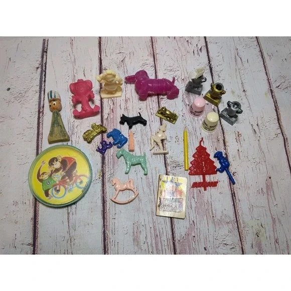 Vintage Lot Of Cereal,‎ Cracker Jack, Gumball Prizes, Small Toys 23 Piece