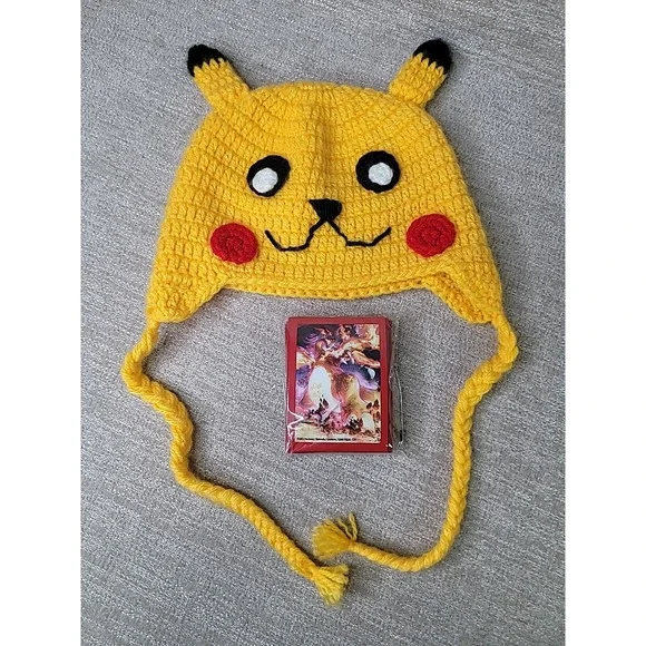 Pokemon Charizard Ultra Premium Box Deck Sleeves & Pikachu Knit Hat Lot‎