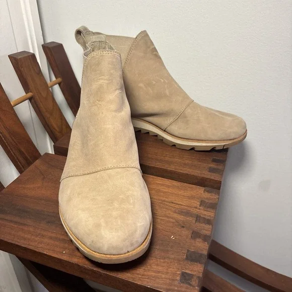 Sorel Womens Harlow Lug Sole‎ Chelsea Booties Sz 9 Tan Suede Waterproof Boots