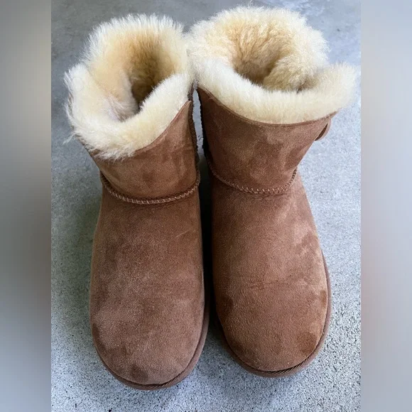 UGG chestnut Bailey Button Boots with Sheepskin Lining