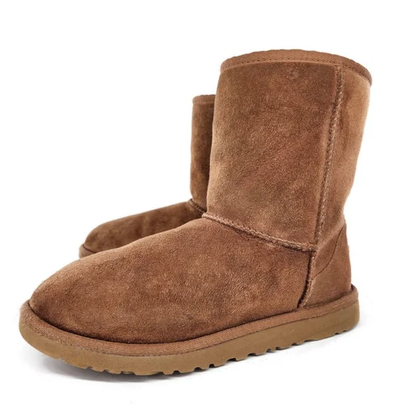 UGG Australia Classic Short Chestnut Tan Sheepskin Shearling Lined Pull-On Boots