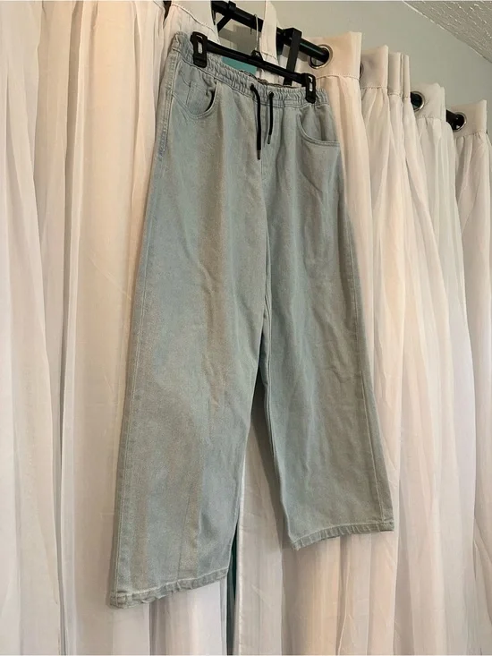 Volcom Men’s Light Wash Denim Wide-Leg Lounge Pants with Pockets and Drawstring