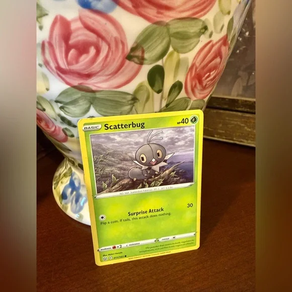 Pokemon Trading Card - Scatterbug with Green and Yellow