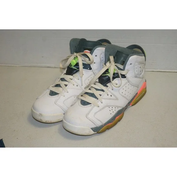 Air Jordan 6 Retro Mango Ghost Green Sneakers Size 6.5y Pre-Owned 384665-114