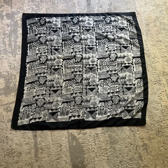 Handwoven Silk Scarf in Black and White Geometric Pattern Scarf