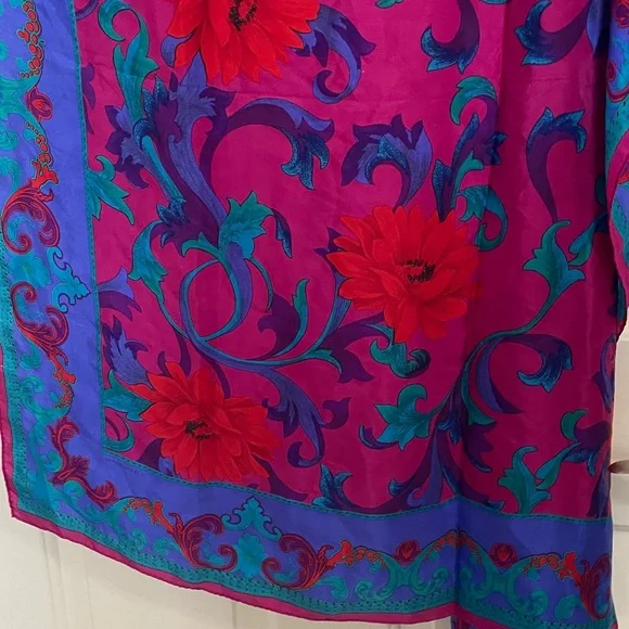 VTG L. CLAIBORNE SILK SCARF
